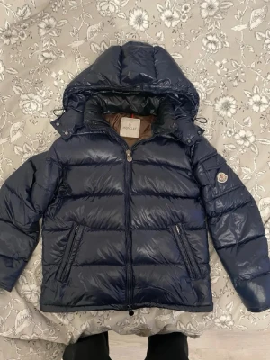 Moncler Maya  - Säljer min vinter jacka från Moncler 