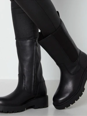 UGGS - Vinter och höst stövlar från UGGS, aldrig använda, pris kan diskuteras vid snabb affär💕