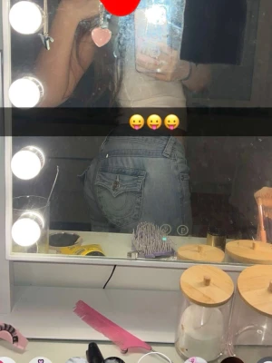 True religion jeans style Joey  - Köpte de i Plick och säljer de för att de var lite stora på mig, de är också lite klippta längst nere eftersom de var långa också  priset kan diskuteras 