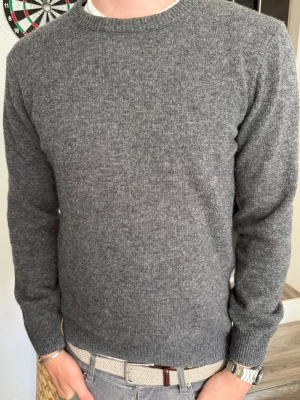 Casual Friday sweatshirt - Nypris: 700