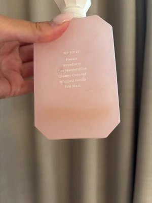 Kayali parfym  - Boujee marshamellow kayali parfym🤍 100 ml, men endast ganska lite kvar. Se bild