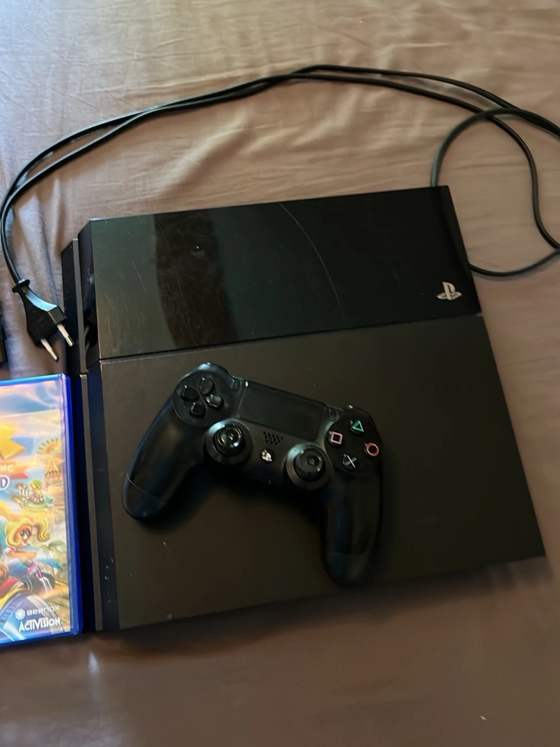 PlayStation 4 med handkontroll och spel - 3
