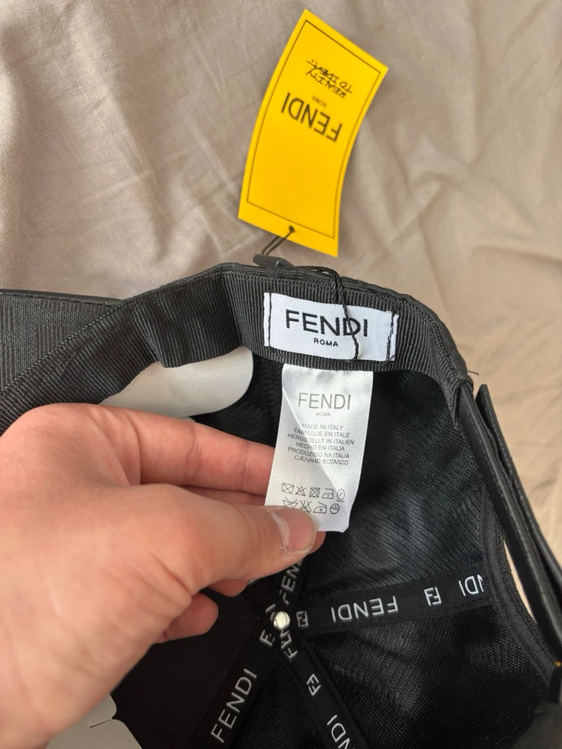Svart keps från Fendi med FF-mönster - 5
