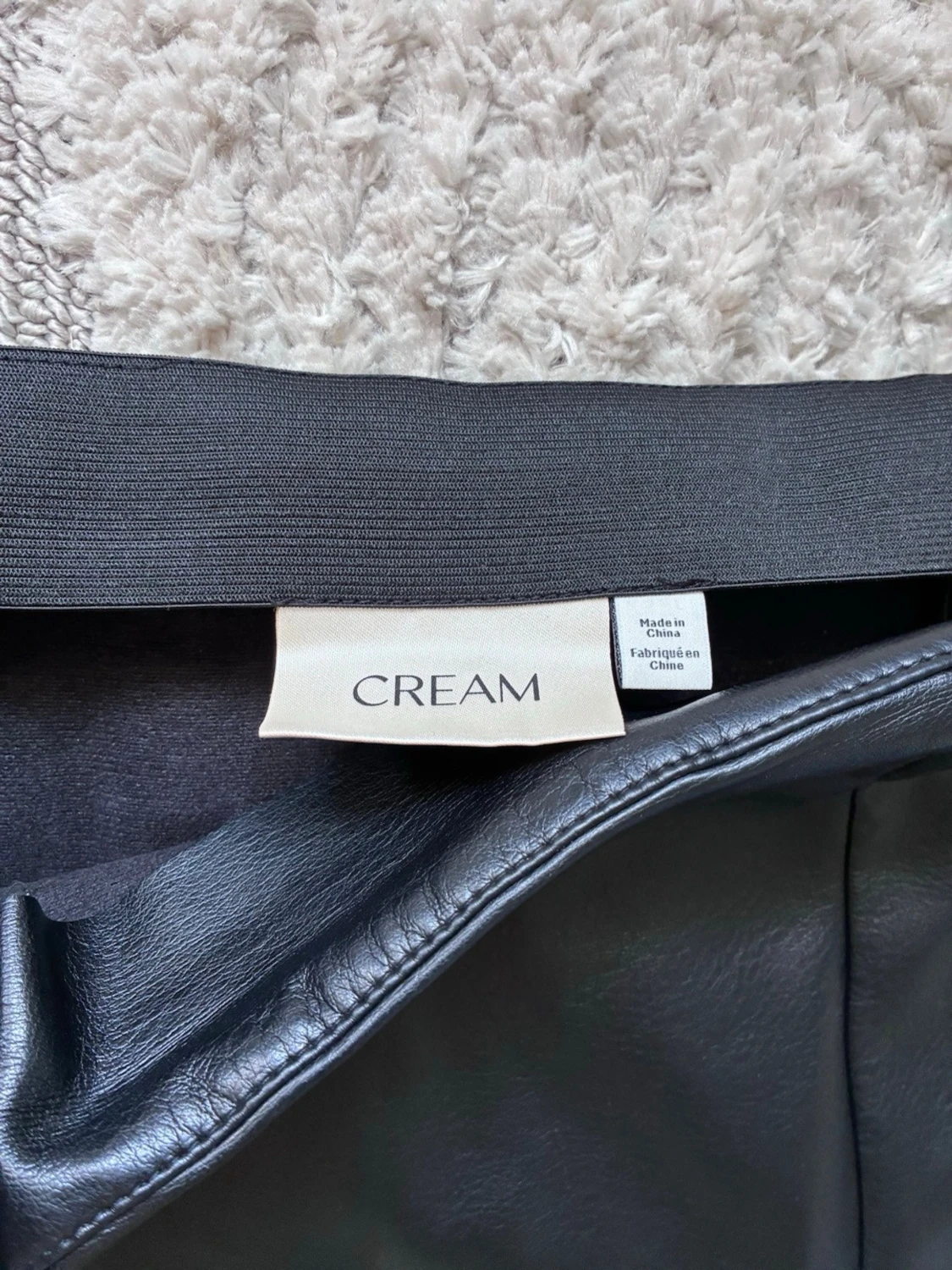 Svart långkjol i skinnimitation från Cream - 1