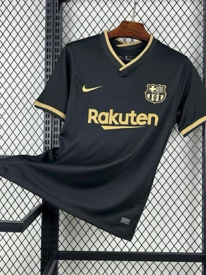 Retro Barcelona 2020-21 Away Jersey -  Om produkten:  Finns i storlekar S, M, L, XL  •Officiellt inspirerad design •Andningsaktivt polyestermaterial •Snabbtorkande teknologi •Hållbara sömmar och tryck •Standardpassform — välj din vanliga storlek   Kontakta oss för att köpa! www.kithouse.se