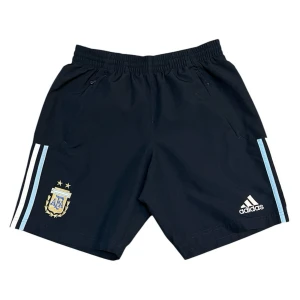 Adidas Argentina 2004/2005 Navy Home Football Shorts - Den här varan kommer auktioneras ut på Sneakershyllan x Plick Live den Tisdagen 23 juni kl 18