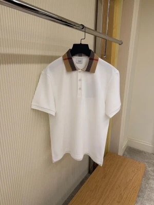 Vit T-shirt  - New 