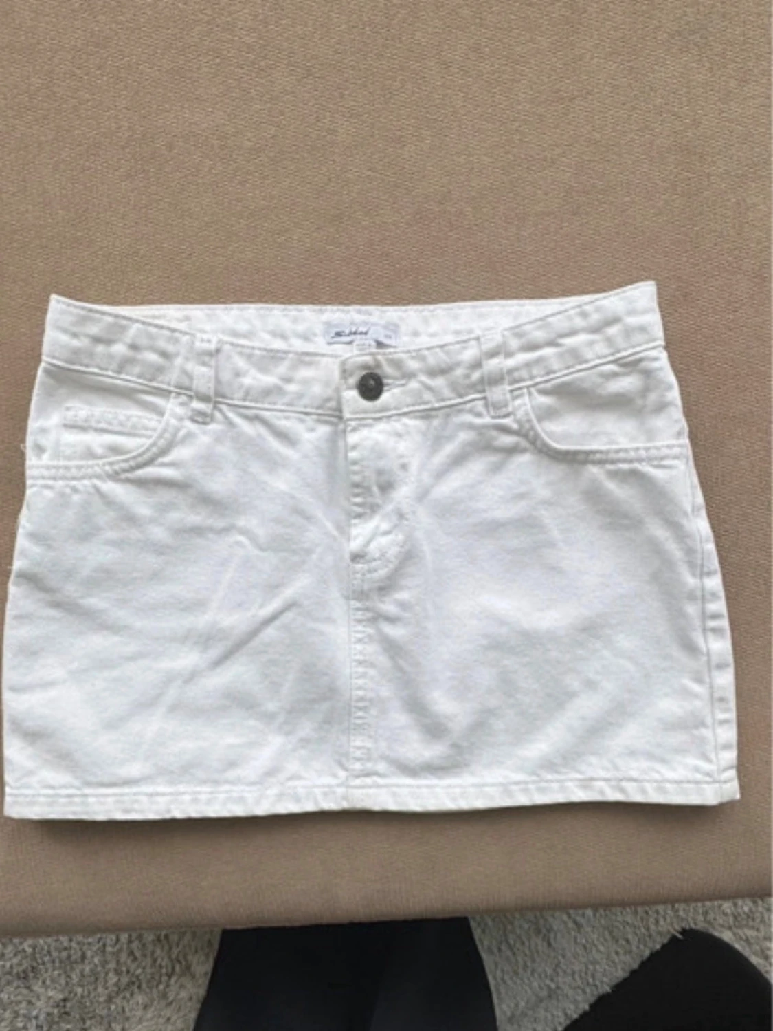 Vit jeans kjolđ