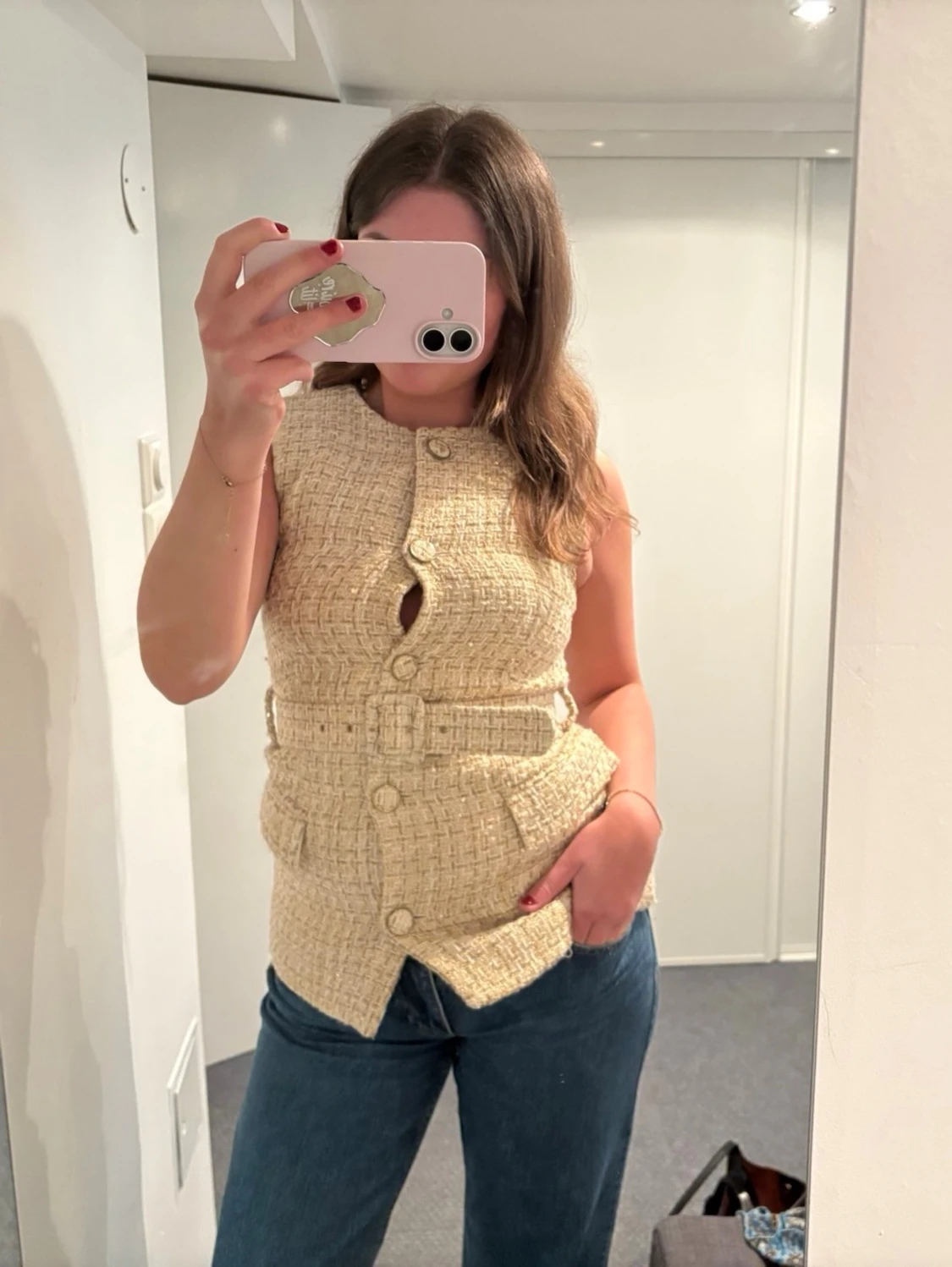 Beige väst med bälte och stora knappar - 1