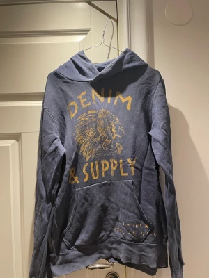 Denim & Supply hoodie - Sjukt fet denim & supply hoodie! Skriv vid frågor:)