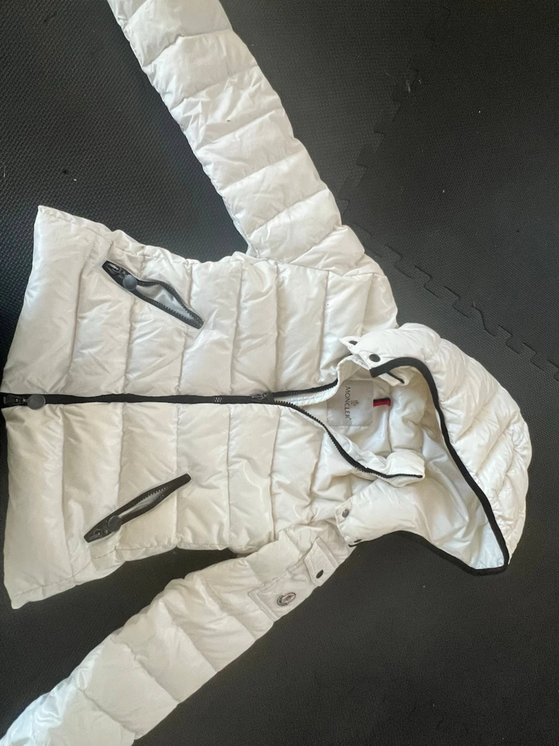 Vit dunjacka från Moncler - 2