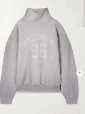 Acne studios tröja - Grå sweatshirt från Acne Studios!! Overzised passform, storlek S 💕 kvitto finns, köpt för några månader sedan. Nypris runt 6000kr