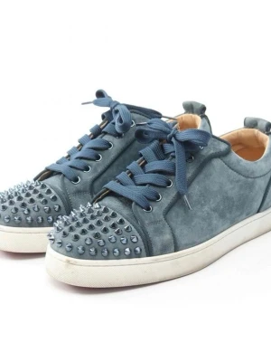  Christian Louboutin skor med spikar  - Ljusblåa Louboutin med spikar ser helt nya utt ingen skada kan snacka pris skriv om intresse 