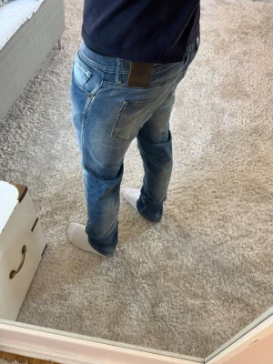 Replay jeans med slitningar  - Replay Grover Jeans | skick 9/10 | Storlek 30/30 | Pris - 549kr | Modellen är ca 179cm lång | Hör av dig vid minsta fråga eller fundering!!