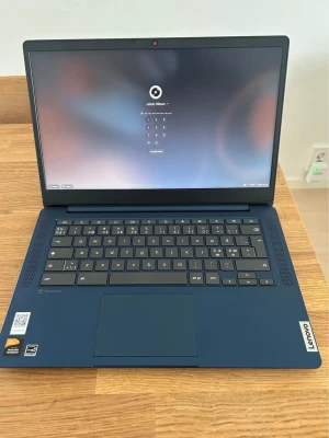 IdeaPad Slim 3 (8Core/8GB/128GB) - Säljer denna dator vilket är den betydligt starkare modellen med dubbelt så mycket RAM och snabbare CPU. Använd endast ett fåtal gånger med 100% batterihälsa! Inköpt 2025 (garanti 2 år). Säljes då behovet inte finns längre. Allt fungerar perfekt. Snabb och smidig dator som passar perfekt för kontorsarbete eller studier. Kommer i originalförpackning och med laddare. Kvitto från Elgiganten kan skickas på mejl.  Nypris: 5500 SEK. Mitt pris: 2989 SEK  Skriv vid frågor! Spec i bild 3.