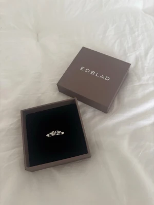 Silver ring med nitar från Edblad - Super snygg ring från Edblad med nitar 🌸