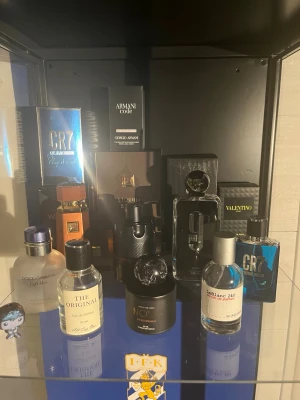 Byte + prisförslag!!! Mix av exklusiva herrparfymer - Fina dofter! Vill helst ha byten men kan ta undantag🙃 skriv om ni har nått på tanken🤘🙌