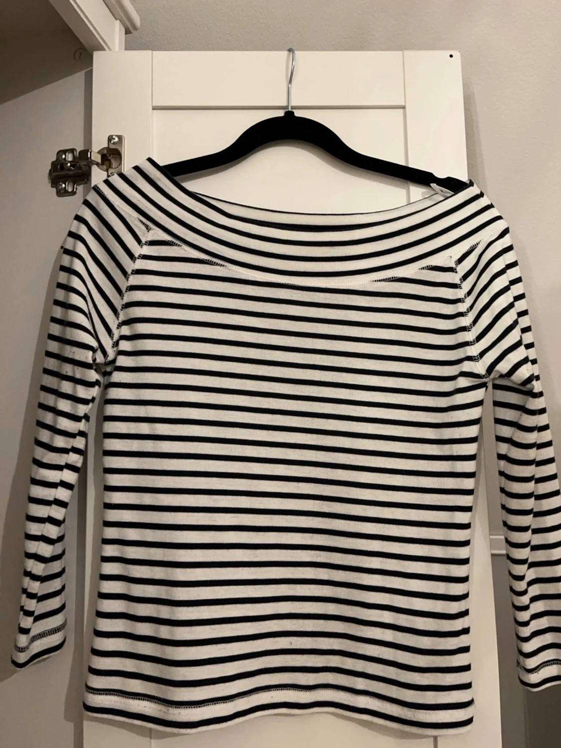 Randig offshoulder topp i bomull