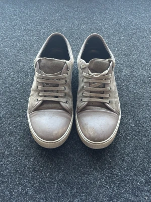 Lanvin  - Lanvin skor, bra skick lite skador 