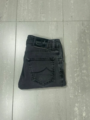 Jacob Cohen Jeans  - Säljer nu dessa Jacob Cohen jeans i moddel 622, skriv för fler bilder/frågor🙌🏼 