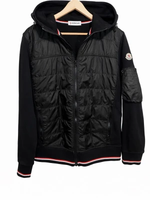 Vindjacka moncler äkta!! - Riktigt fin jacka. Har ingen användning för den just nu så köp den gärna. Pris kan diskuteras vid snabbt köp