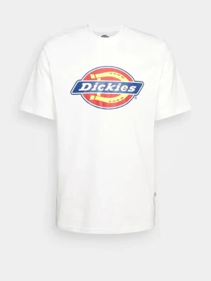 Vit Dickies t-shirt med logga - Säljer denna t-shirt då den inte kommer till användning längre.💕 Klassisk vit t-shirt från Dickies med stor färgglad logga på bröstet i blått, rött och gult.