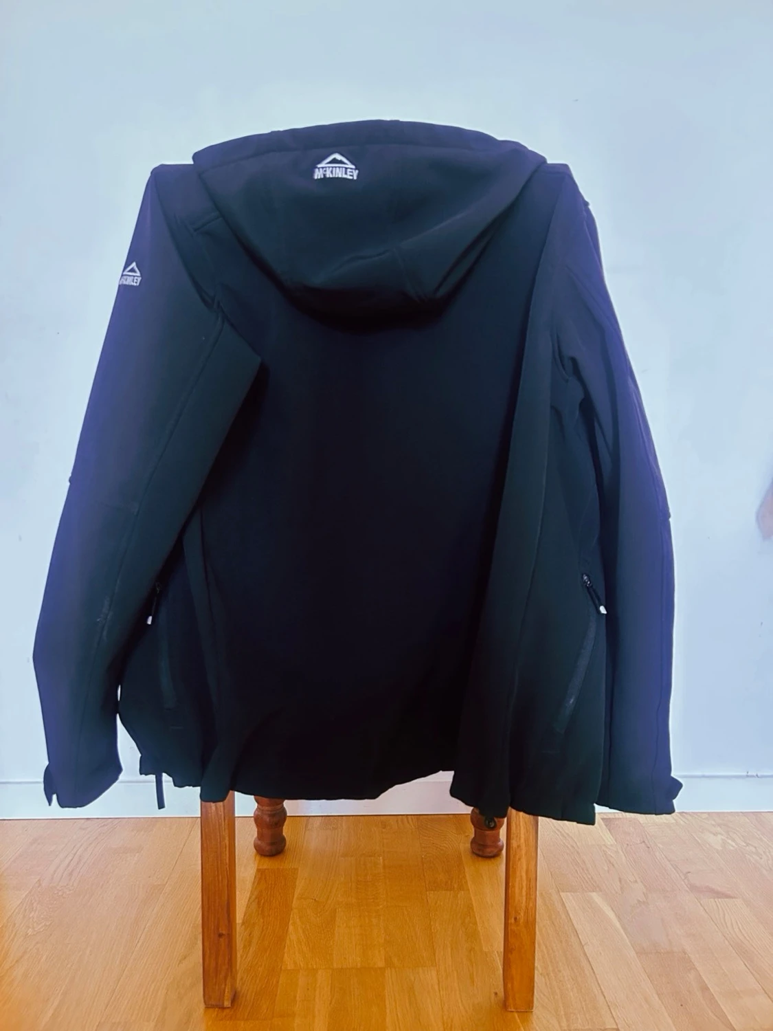 Svart softshelljacka från McKinley - 1