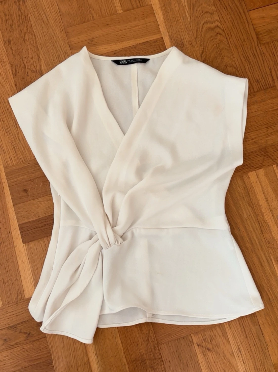 Vit omlottblus från Zara