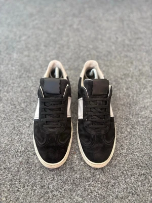 Valentino flycrew - Valentino flycrew | Storlek 39 1/2 | Endast 1999:- | Köp gärna annonsen på vinted | Tveka inte att höra av dig vid frågor | Northstore.