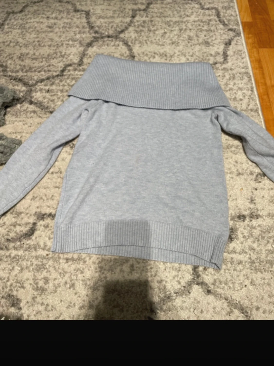 Ljusgrå off shoulder stickad tröja - 1