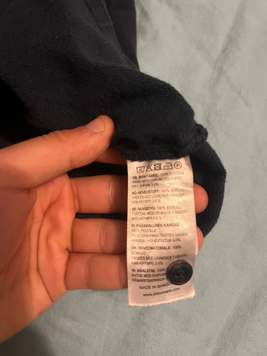 Mörkblå randig piké med ficka - 3