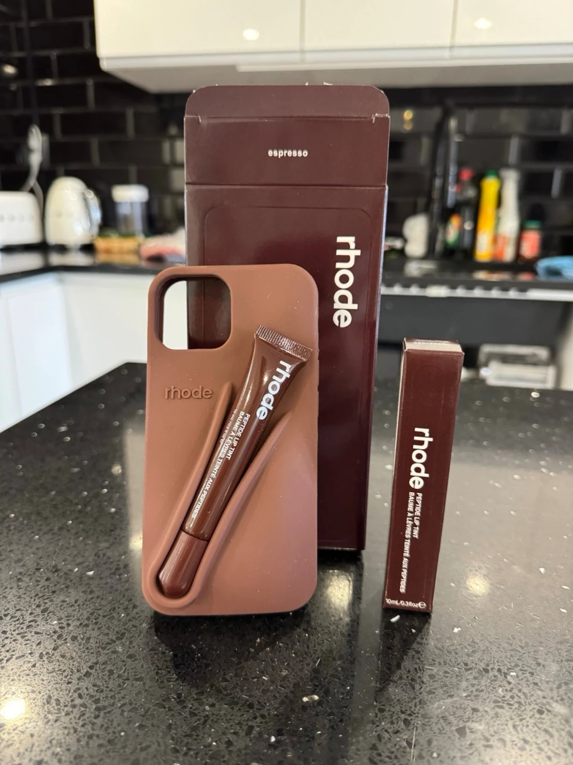 Rhode skal och liptint