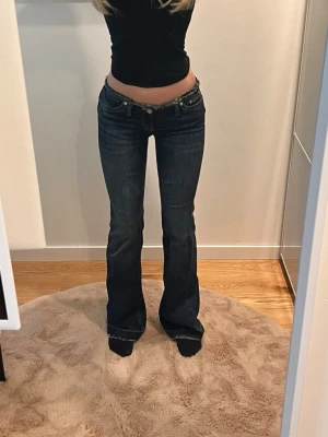 Lågmidjade bootcut jeans - Sitter Såå bra på🩷