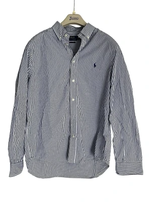 Polo Ralph Lauren skjorta - Klassisk färg/mönster. Passar som S. Fantastiskt skick. Inga skador eller annat. Postar fort!