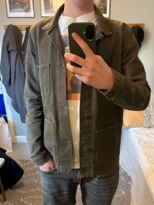 Grön overshirt - Snygg overshirt! Storlek S.