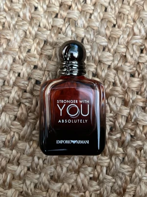 Emporio Armani Stronger With You Absolutely - Emporio Armani Stronger With You Absolutely 40ml kvar cirka. Pris kan diskuteras 