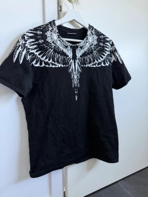 Svart t-shirt Marcelo Burlon  - Bra skick, inga skador. Storlek S