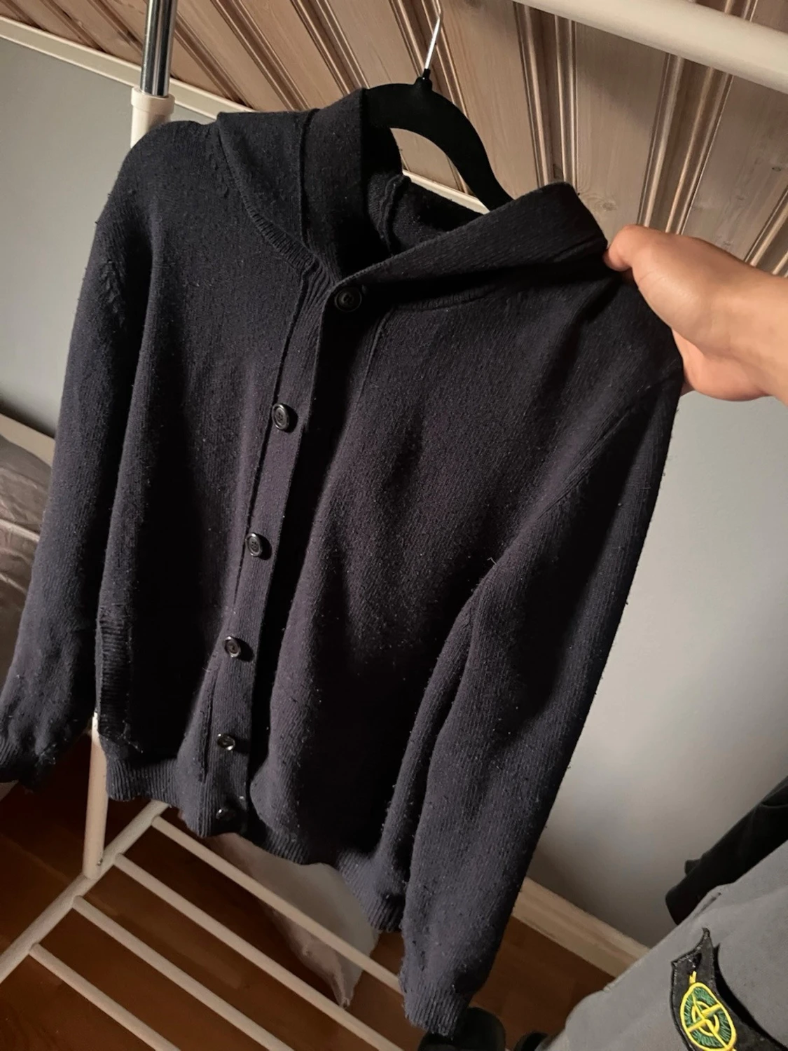 Mörkblå stickad hoodie-kofta