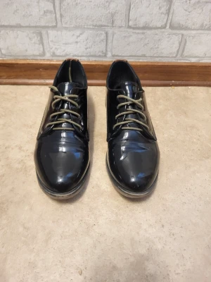 Jane Klain dress shoes  - Beautiful dress shoes. Overall well taken care of, but several small imperfections. Please see pictures.  Bundle discounts: two items 5% off (automatic) three items 10% off, five items 20% off. Message me before purchasing 3+ items for discount.