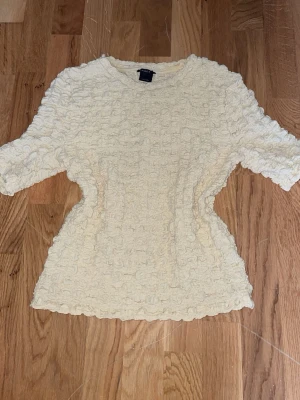 Beige ribbad topp från lindex  - Inga defekter och super mysig 