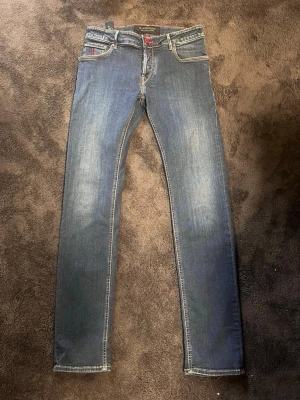 Handpicked jeans - storlek 30| skick 9,5/10 inga defekter| Pm för mer info!