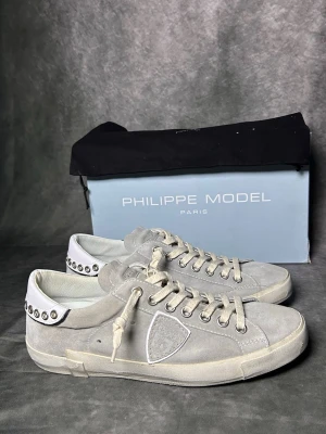 Philippe model sneakers - Helt nya ur boxen | size 41 | nypris 4200 mitt pris 1899 | fraktas spårbart inom 24 timmar | 