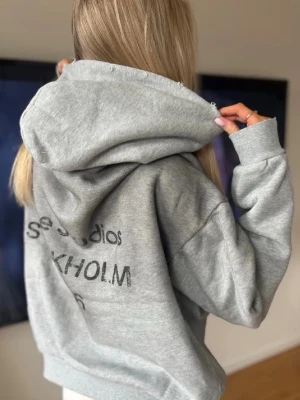 Acne studios hoodie - Helt ny med lappar, storlek S kille oversize, 1-3 dagars leveranstid