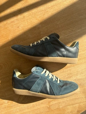 Maison margiela - Jävligt feta maison margielas || Super fint skick används runt 10 ggr || Storlek 43 || Självklart äkta || skriv för fler frågor eller bilder ||