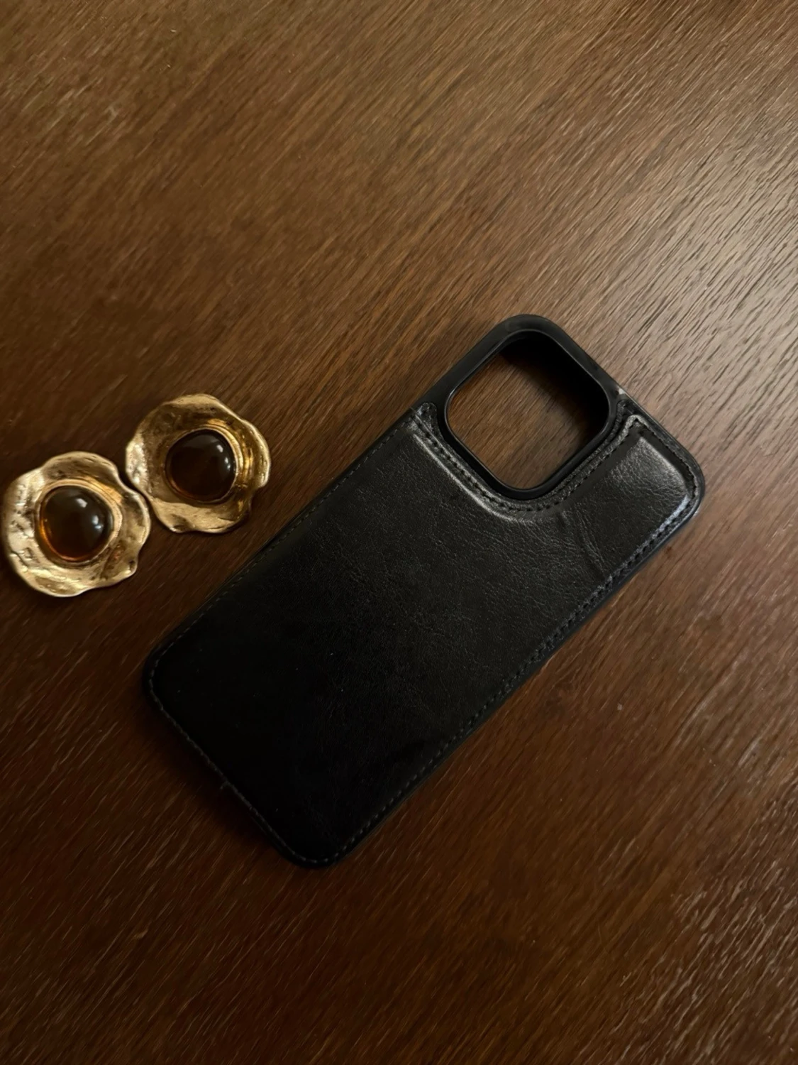 Svart mobilskal med kortfack för iPhone 14 Pro Max