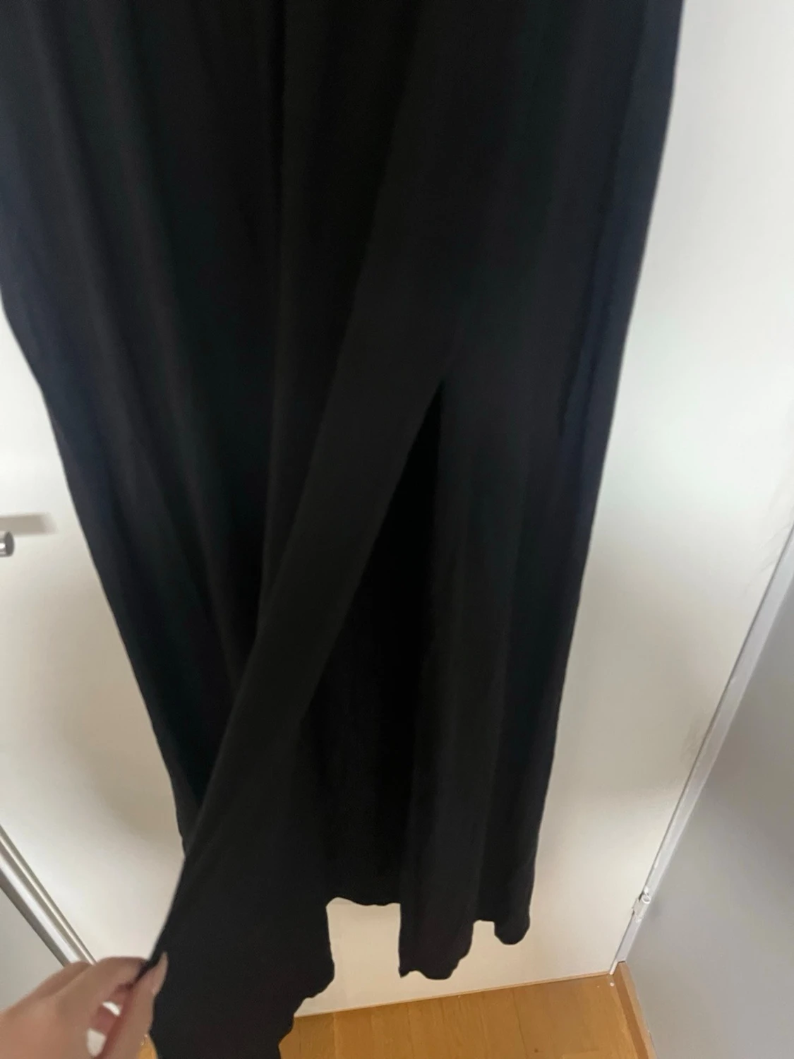 Svart offshoulder långklänning - 1