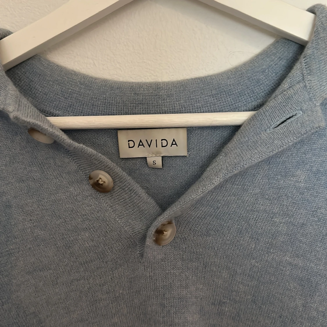 Ljusblå stickad kofta av kashmir från Davida  - 2