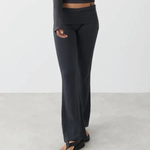 Yoga pants - Snygga yoga pants från ginateicot! De är stretchiga, jag brukar ha s i de mesta ibland xs men tycker att xxs passar bra i dessa