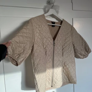 superfin coat jacka!! - beige coat jacka som är superfin !! 