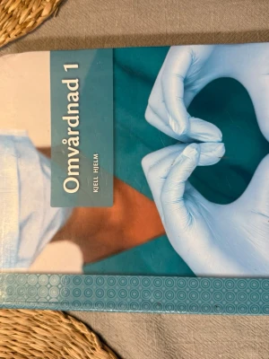 Omvårdnad 1 av Kjell Hjelm - Läroboken 'Omvårdnad 1' av Kjell Hjelm.